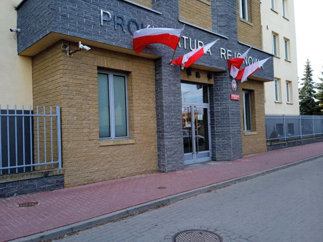 Atak na wójt Starej Kornicy. Mężczyzna usłyszał zarzuty