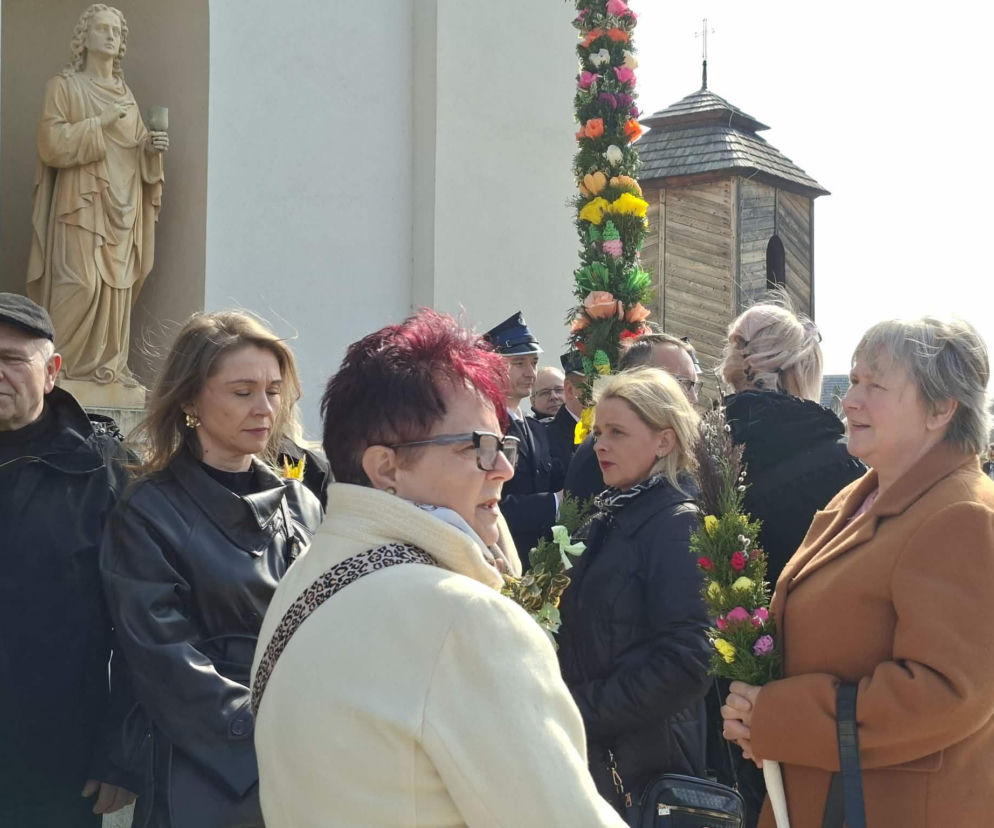 Niedziela Palmowa w Krynkach. Rekordowa palma ma 5 metrów i 40 centymetrów