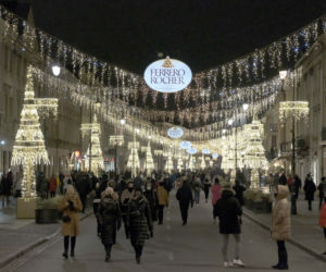 Niesamowita iluminacja świąteczna rozbłysnęła w Warszawie