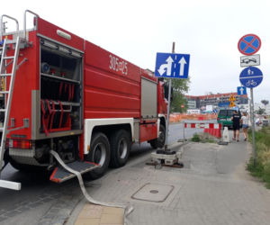 Pożar w centrum Wrocławia. Koparka uszkodziła gazociąg