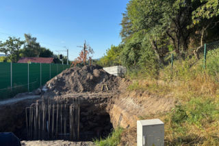 Kolej buduje 40- metrowy maszt w okolicy ul. Tatrzańskiej