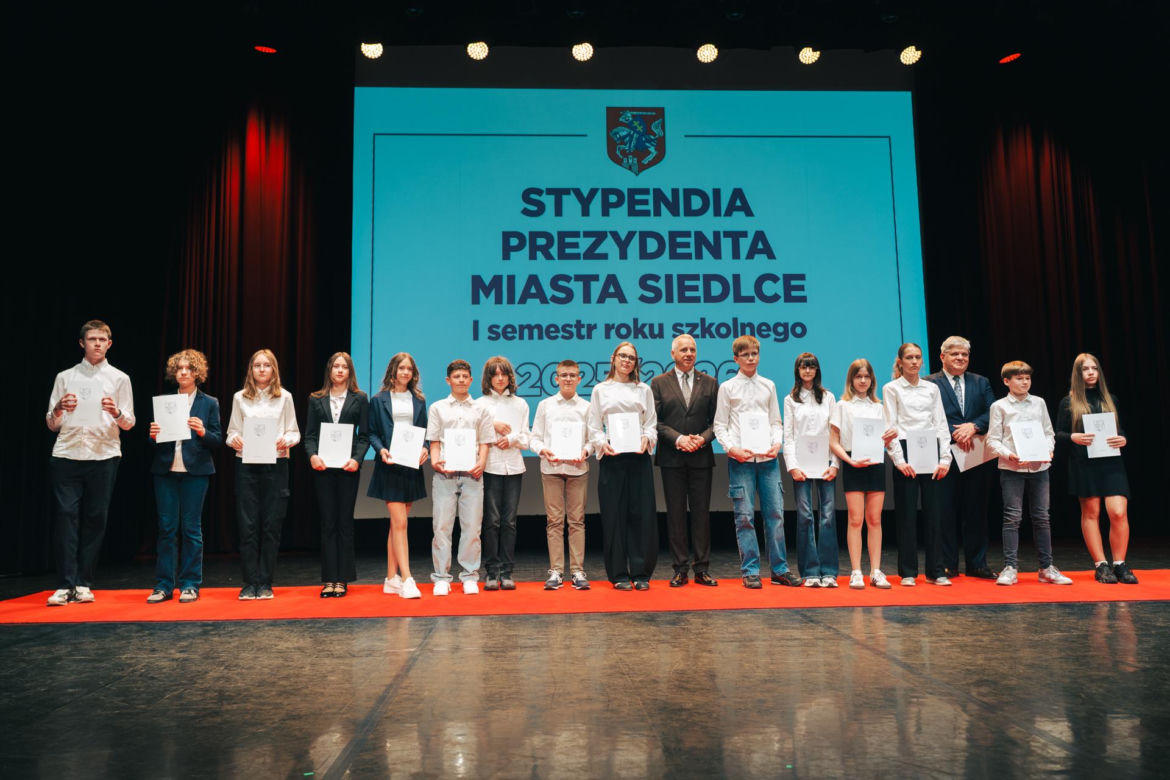 Najzdolniejsi uczniowie odebrali stypendia Prezydenta Miasta Siedlce
