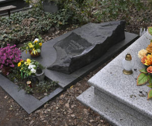 Tak wygląda grób prof. Jadwigi Staniszkis dwa lata po śmierci