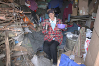 Stanisław latami trzymał ukochaną w komórce obok świń. „Podbieram paszę i zlewki z koryta”