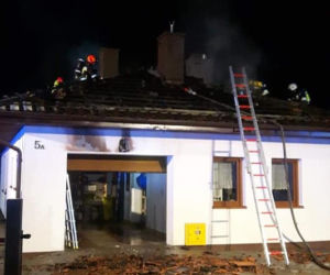 Pożar domu jednorodzinnego w podbydgoskiej Kobylarni! [ZDJĘCIA]