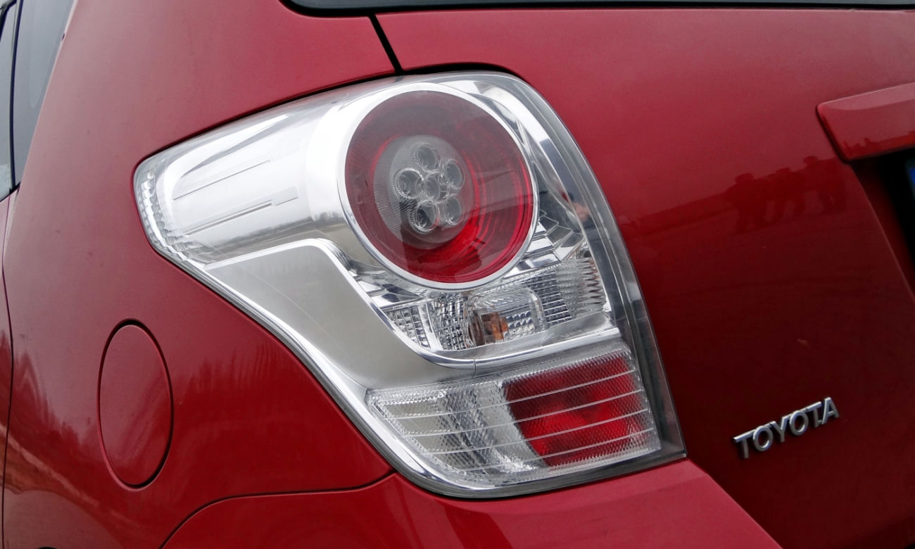 Toyota Verso 2014 vs Toyota Verso 2011
