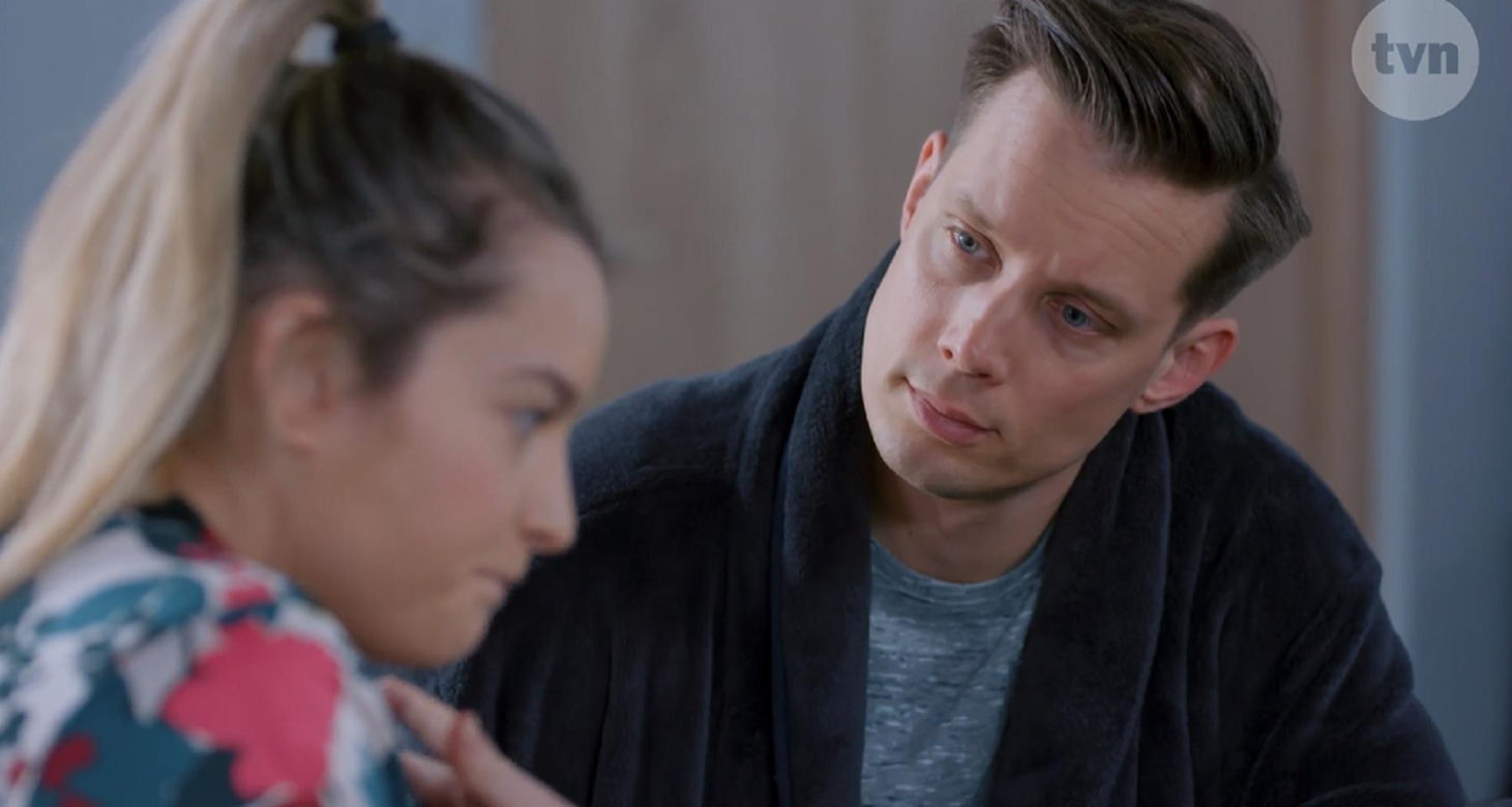Na Wspólnej odc. 4045. Darek Żbik (Michał Mikołajczak), Kasia (Julia Chatys)