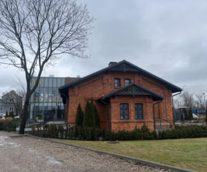 Nietypowy McDonald's przy ul. Radzymińskiej w Warszawie