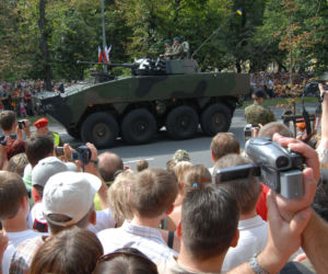 Wielka defilada w Warszawie. To Lech Kaczyński rozpoczął wojskowe pokazy w 2007 roku