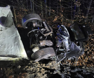 Urwała mu się naczepa i zmiażdżyła osobówkę. Kierowca powędruje do więzienia