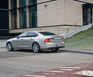 Volvo S90 D4