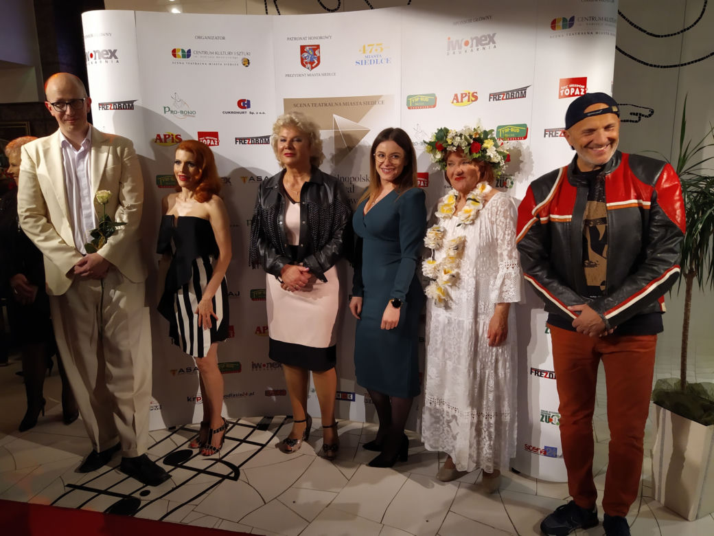 ZOBACZ ZDJĘCIA z inauguracji X Ogólnopolskiego Festiwalu Teatrów "Sztuka plus Komercja" w Siedlcach: