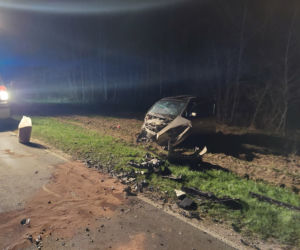 PILNE! Wypadek dwóch aut na trasie Starachowice - Tychów. Droga zablokowana