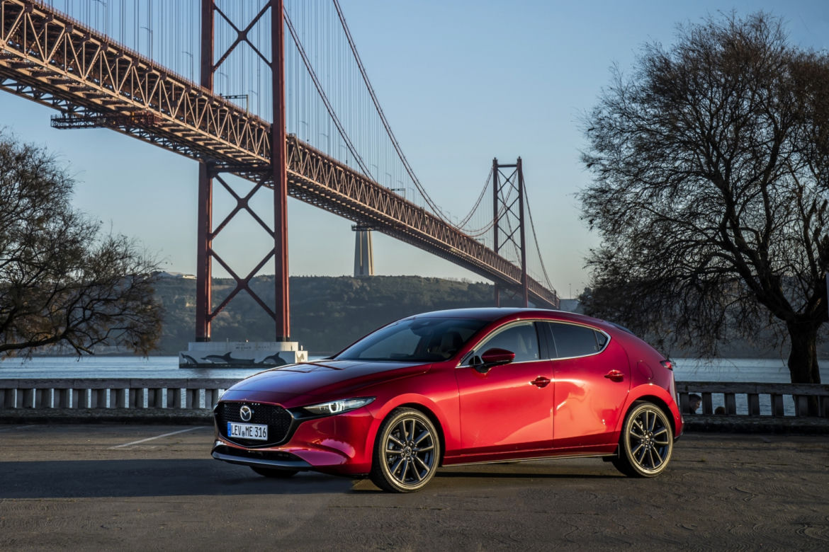 Mazda 3 2.0 SKYACTIV-G 122 KM 6MT (Soul Red Crystal)