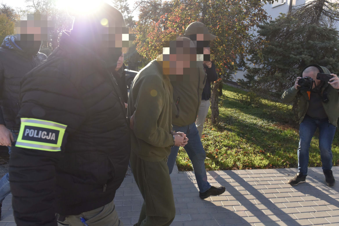Doprowadzenie podejrzanego o mordestwo