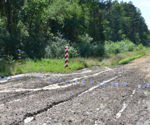 Na kolanach przez granicę żeby nie zostawiać śladów