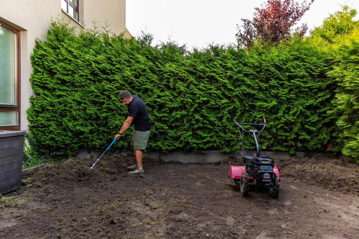 Nowoczesna glebogryzarka ułatwia pracę w ogrodzie na wiosnę
