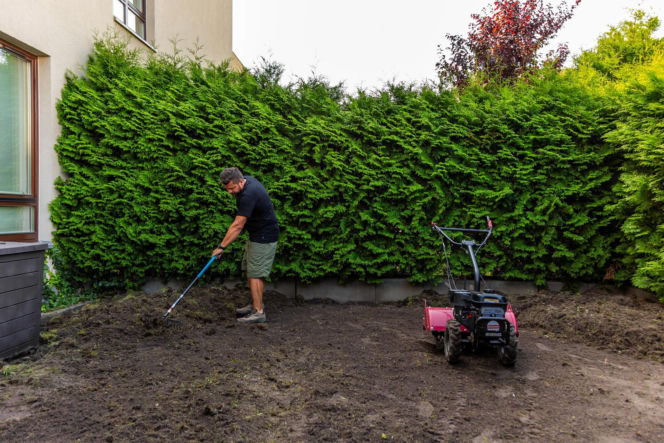 Nowoczesna glebogryzarka ułatwia pracę w ogrodzie na wiosnę
