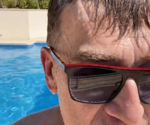 Maciej Orłoś pokazał klatę na wakacjach