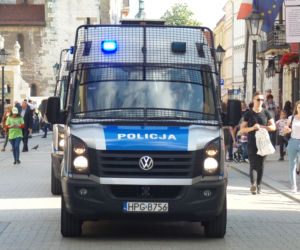 Gigantyczne siły policji zabezpieczały Marsz Równości i kontrmanifestacje w Krakowie
