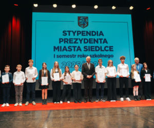 Najzdolniejsi uczniowie odebrali stypendia Prezydenta Miasta Siedlce