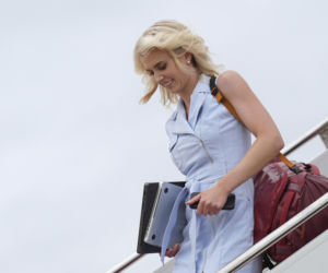 Plotkują o romansie Trumpa z młodą blondynką! Asystentka na celowniku