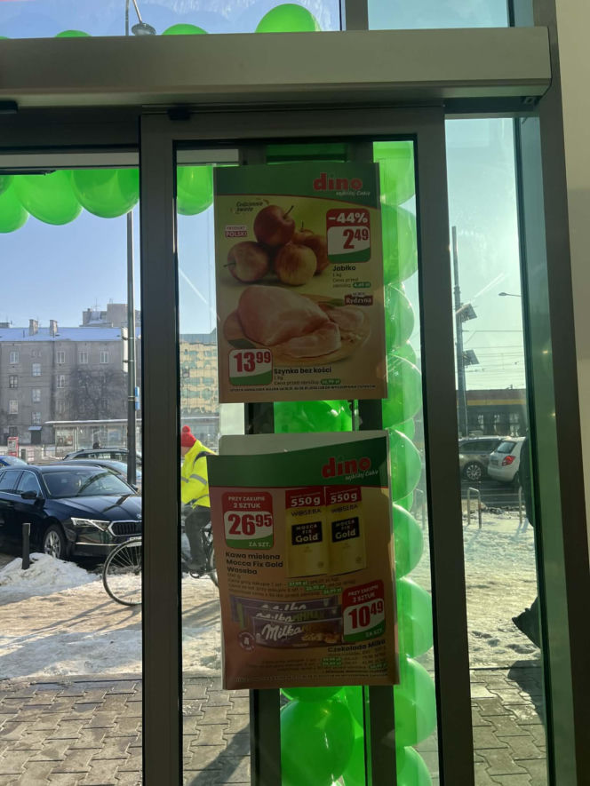 Pierwszy sklep Dino w Warszawie - dzień otwarcia