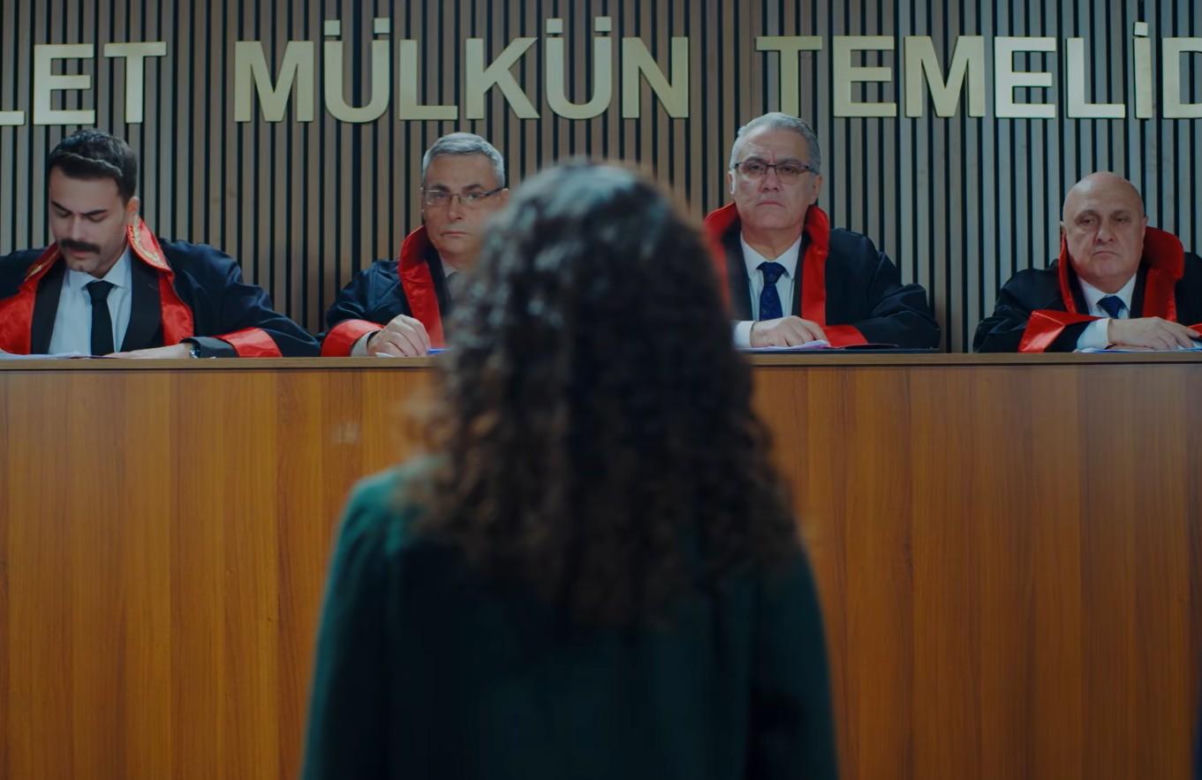 Dziedzictwo, odcinek 1049: Aynur chwilowo odzyska wolność i odsunie od siebie Sinana. Przed czym chce go chronić?