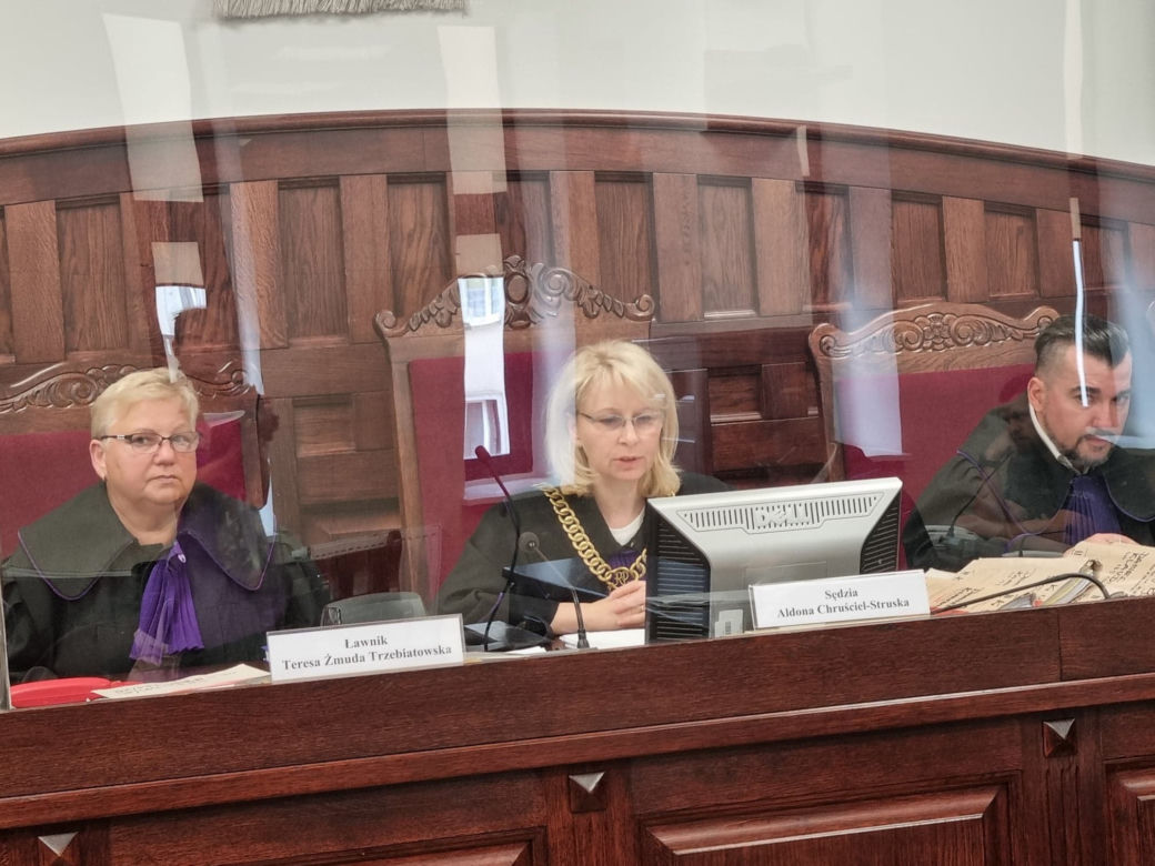 Proces w sprawie znęcania się nad 5-letnimi bliźniaczkami