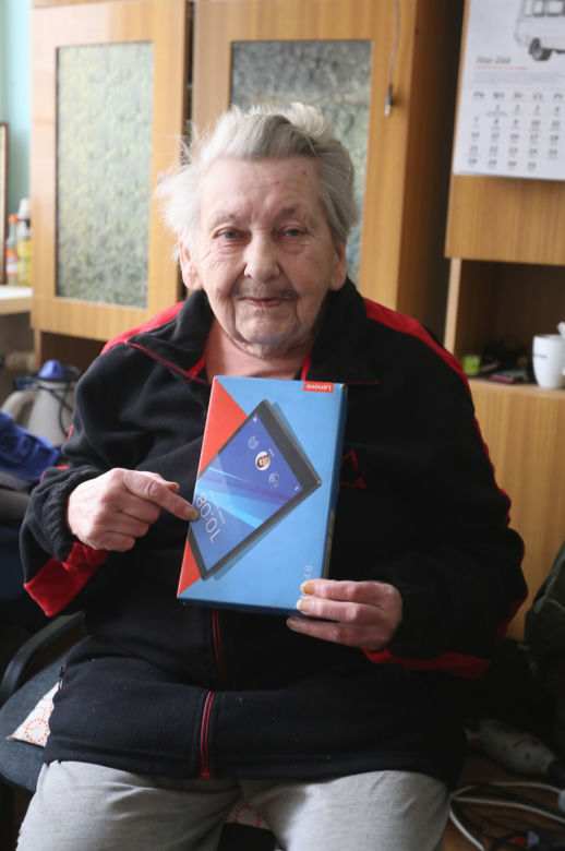 Złodziejka ukradła jej tablet ze zdjęciami zmarłej mamy. Dramat pani Joanny z Warszawy