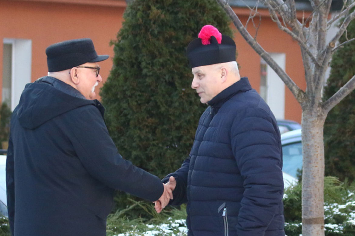 Lech Wałęsa wybrał się do kościoła i zaskoczył wszystkich. Nie powtórzył swojego zwyczaju! 