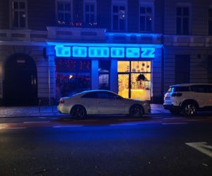 Neon Tomasz na ul. Rayskiego odzyskał dawny blask