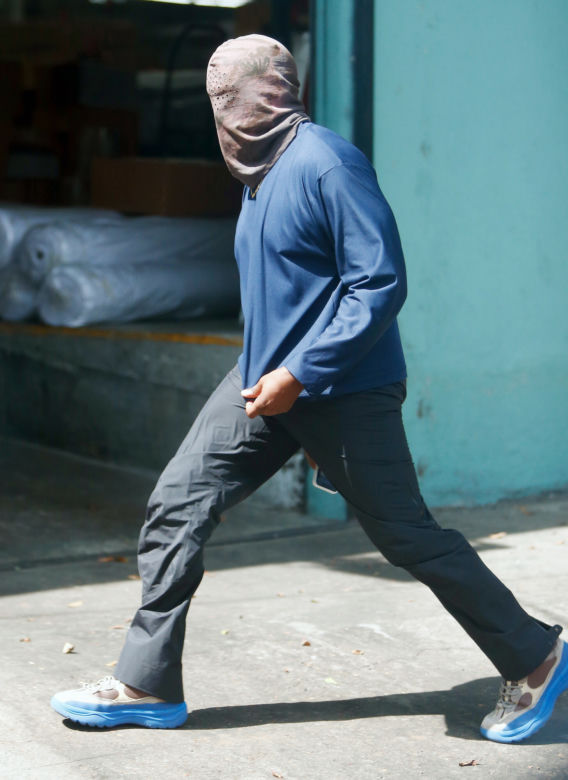 Kanye West w kominiarce