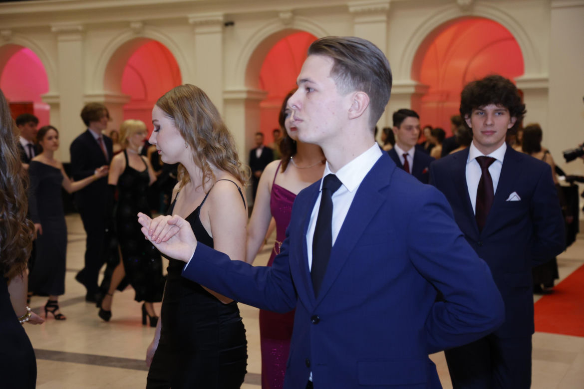 Studniówka 2024 XXXVII LO im. Jarosława Dąbrowskiego - zdjęcia