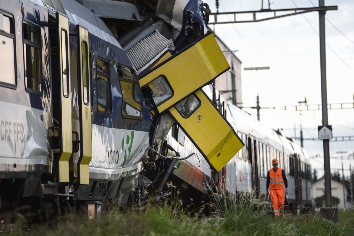 SWITZERLANDTRAINCOLLISION.JPEG-07314_1