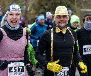 Wystrzał startera zamiast szampana. Tłumy powitały Nowy Rok na XX Śląskim Maratonie Noworocznym Cyborg