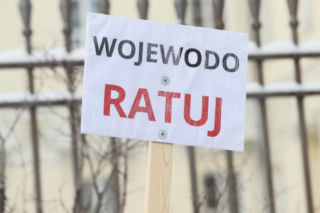 6500 ton toksycznych odpadów pod Warszawą. Mieszkańcy alarmują. „Żyjemy na tykającej bombie”