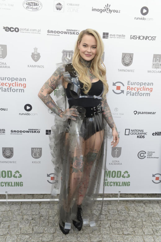Monika Miller w sukni ślubnej