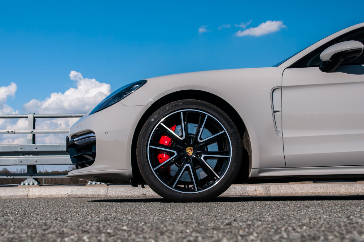 Porsche Panamera Turbo Sport Turismo 4.0 V8 550 KM