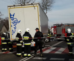 Śmiertelny wypadek w Drużbicach. Nie żyje kierowca osobówki