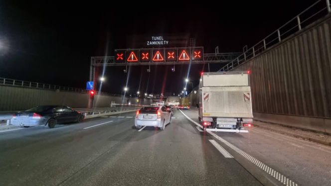Pożar auta w tunelu na S2! Kierowcy utknęli w gigantycznym korku