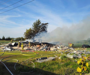 Miłków-Kolonia. Dom runął po wybuchu. Zginął 75-latek, jego żony i syna nie było w środku
