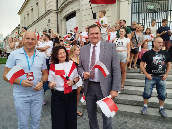 „Cześć i chwała bohaterom!”. Siedlczanie spotkali się w centrum miasta, by uczcić 82. rocznicę wybuchu Powstania Warszawskiego