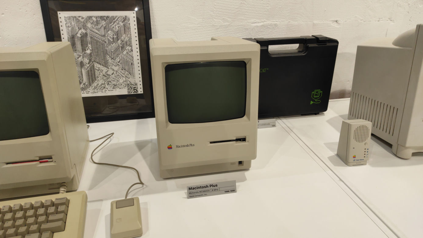 To jedyne takie muzeum w Polsce. Eksponaty Apple w Fabryce Norblina