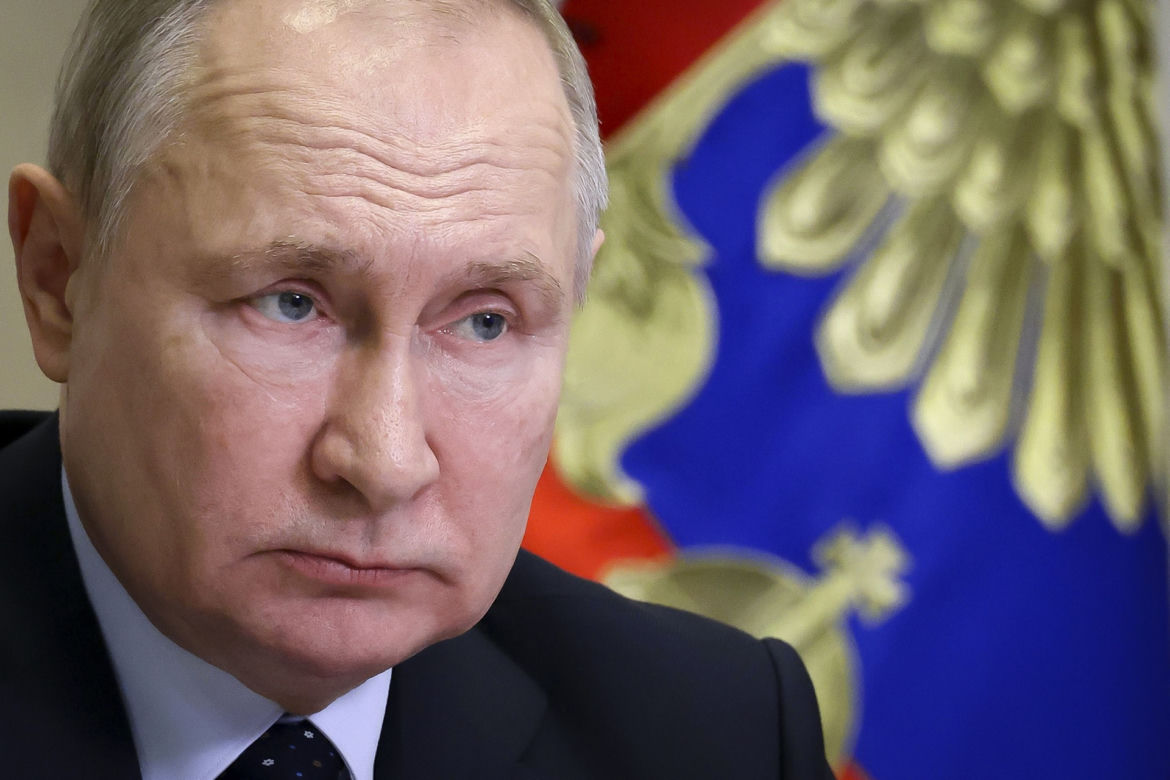 Putin chowa się w pancernym pociągu