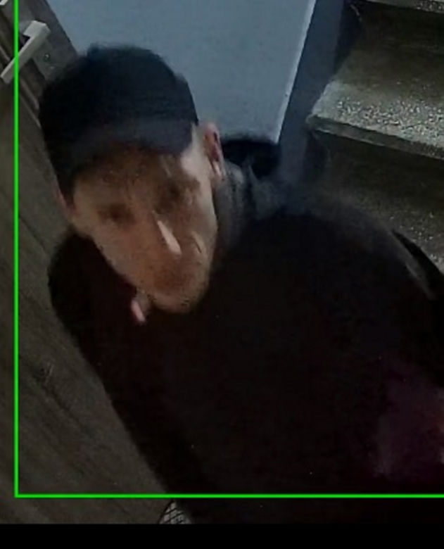 Zabierali dziecko na włamania! Policja szuka tej pary