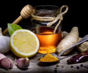 Mocny naturalny antybiotyk - przepis na domową miksturę na odporność i przeziębienia