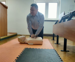 Pracownicy starostwa przeszkoleni z pierwszej pomocy