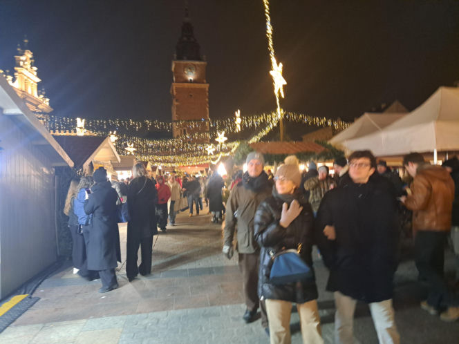 Jarmark Bożonarodzeniowy na Rynku Głównym w Krakowie 2025. Oferta wystawców
