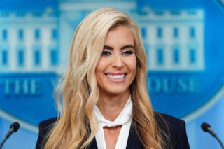 Nowa rzeczniczka Donalda Trumpa w ogniu krytyki. Jej debiut to pasmo wpadek